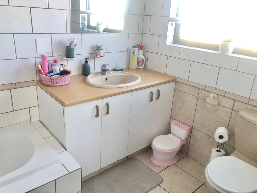4 Bedroom Property for Sale in Fisherhaven Western Cape